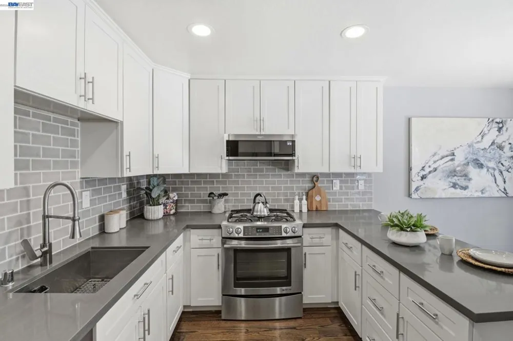 1569 Oxford St Redwood City, CA 94061