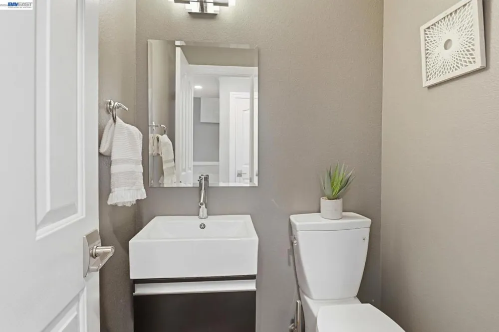 1569 Oxford St Redwood City, CA 94061