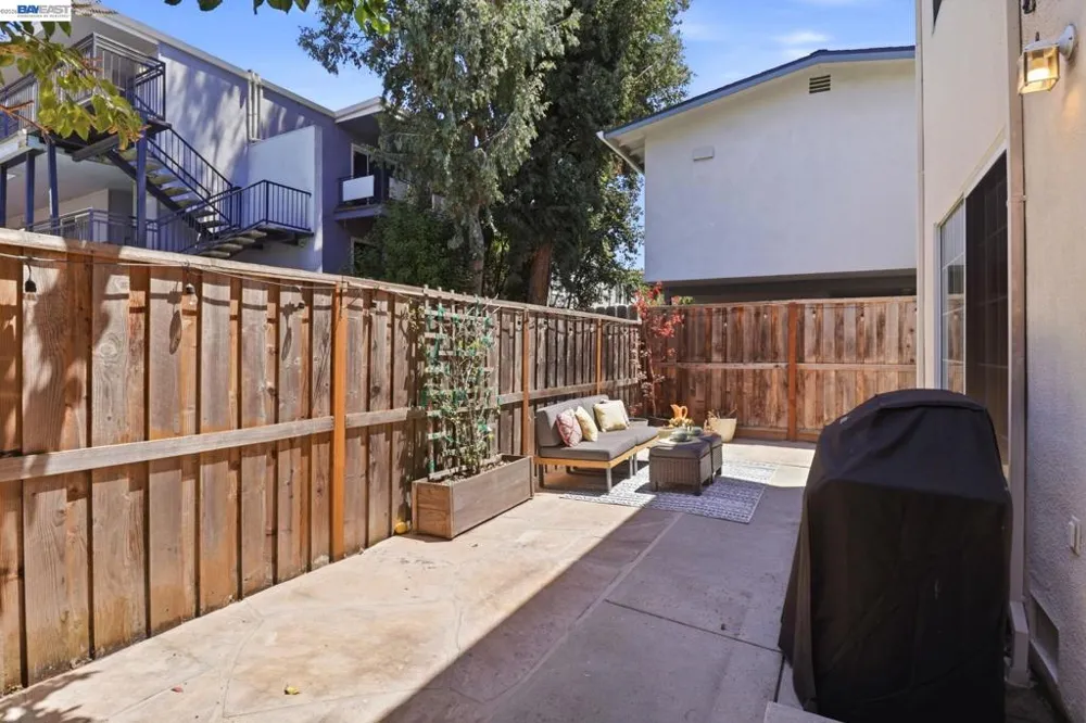 1569 Oxford St Redwood City, CA 94061