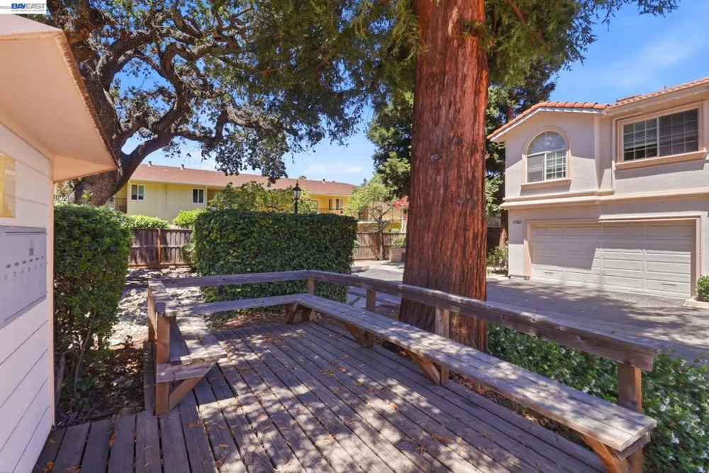 1569 Oxford St Redwood City, CA 94061