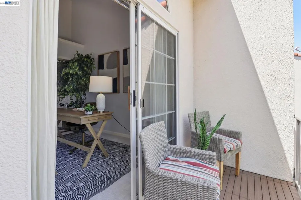 1569 Oxford St Redwood City, CA 94061
