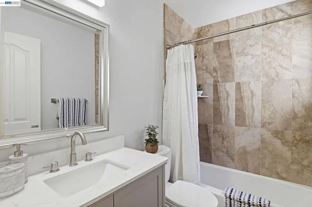 1569 Oxford St Redwood City, CA 94061