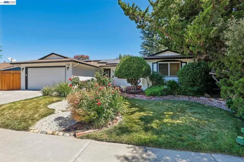 1621 Harvest Rd