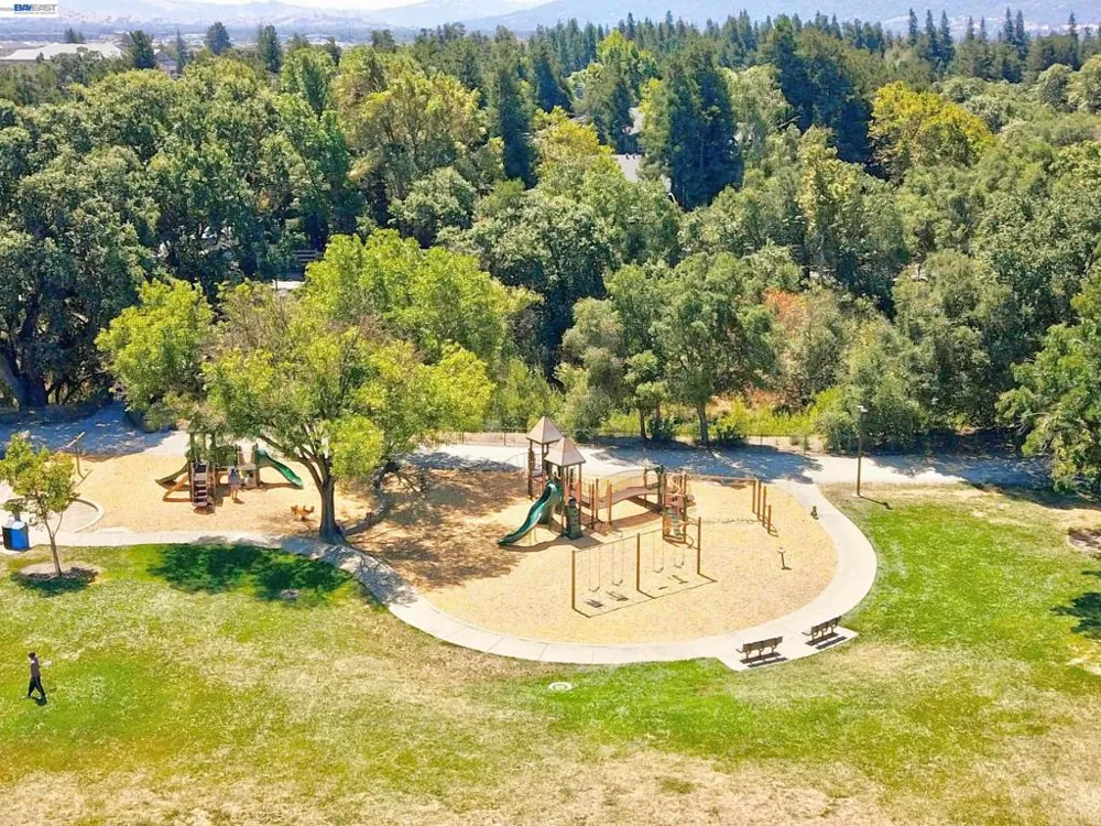 7422 Oxford Cir Dublin, CA 94568