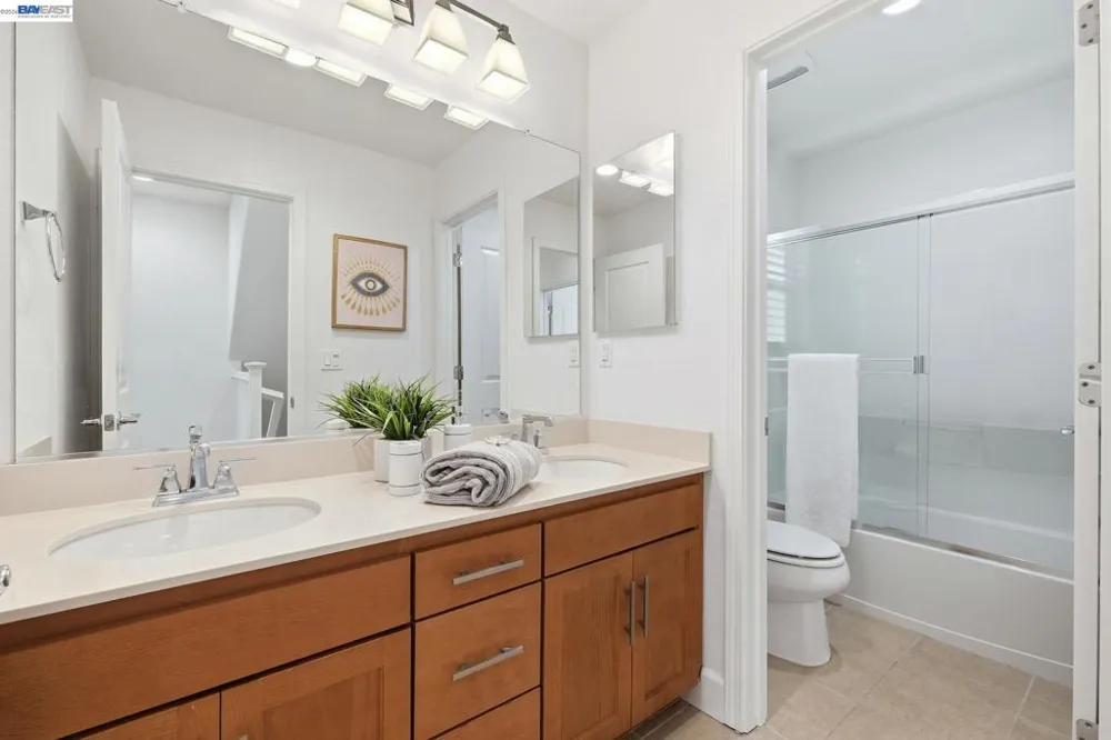 8553 Schooner Way Newark, CA 94560