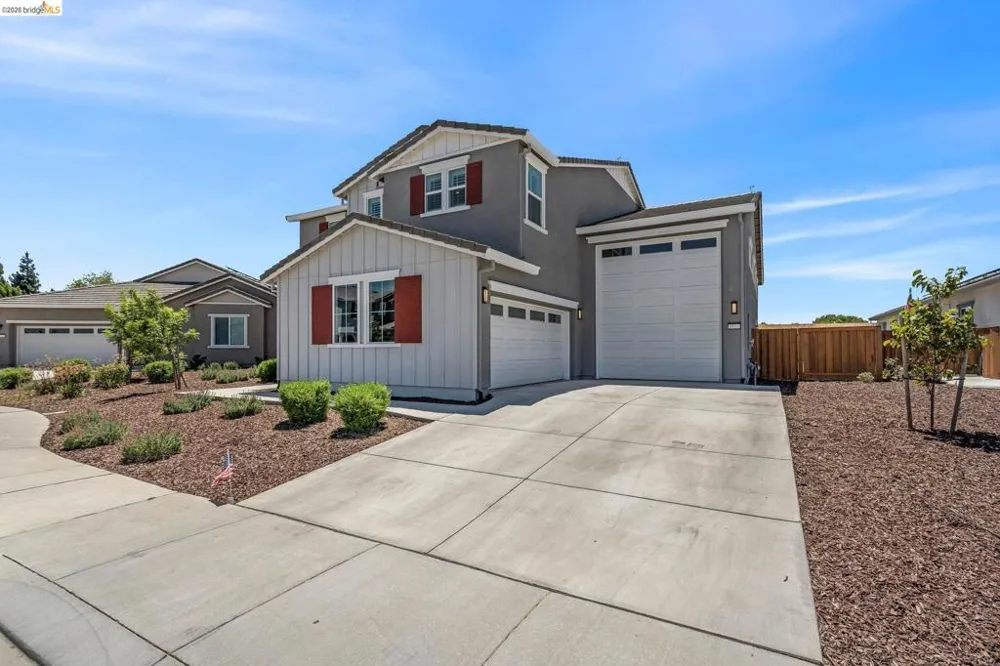1553 Base Ct Dixon, CA 95620