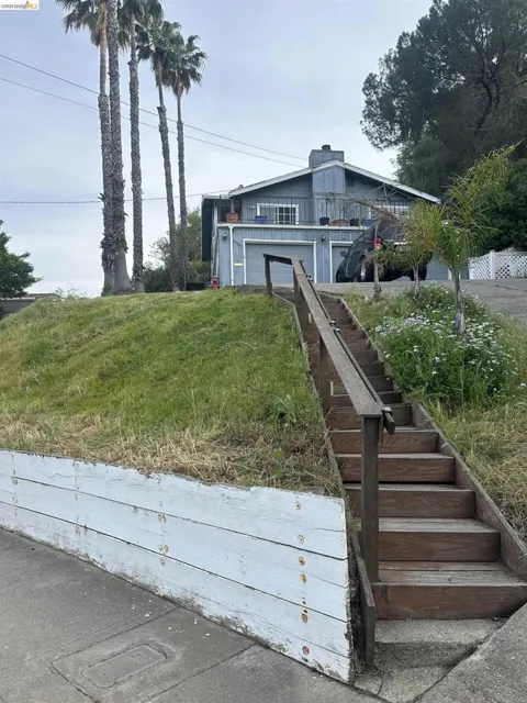 2936 Roosevelt Lane
