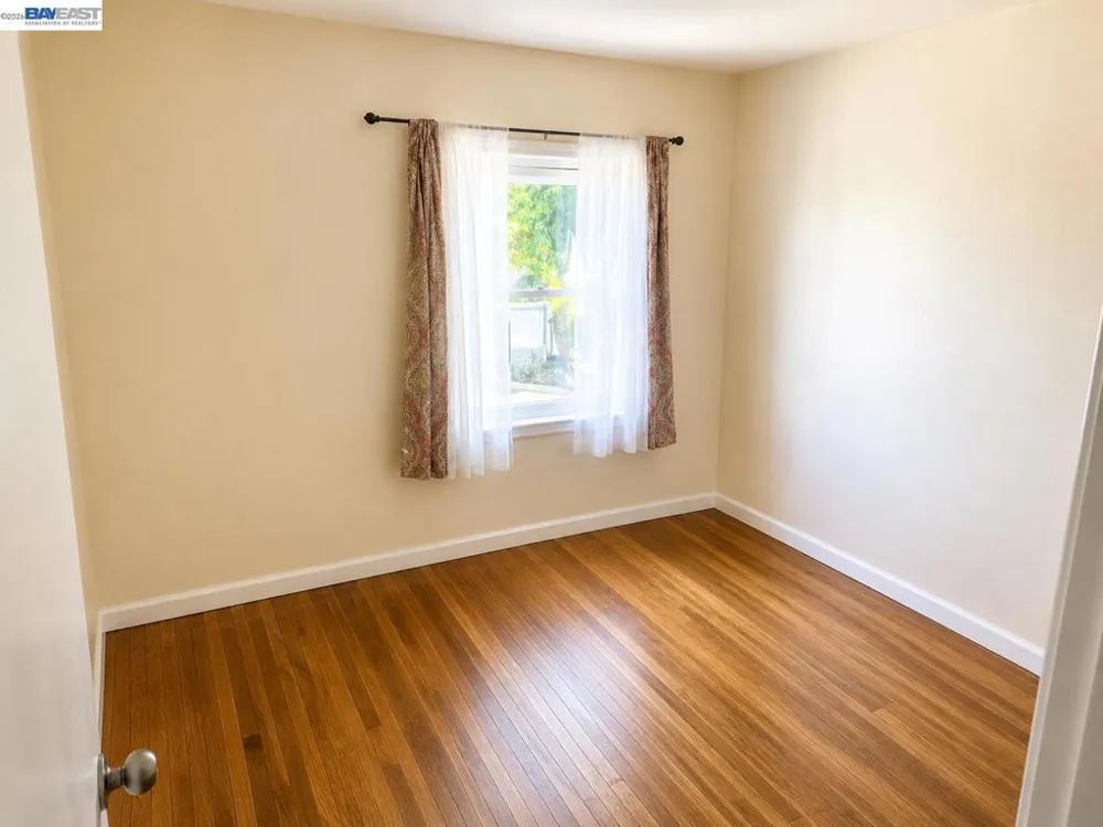 1565 Timothy Dr San Leandro, CA 94577