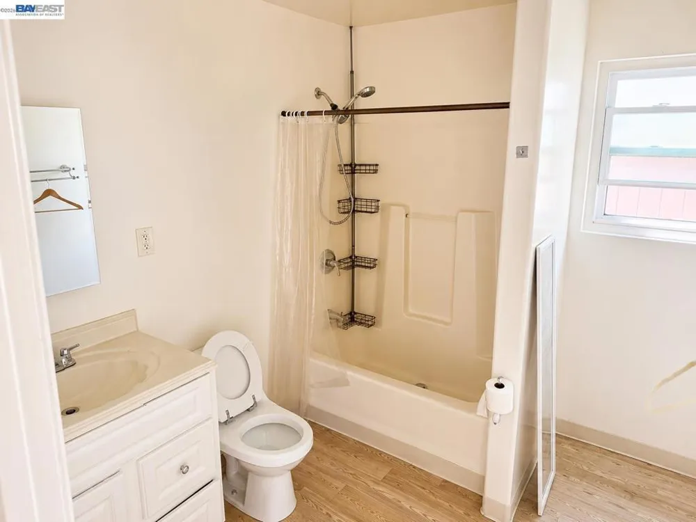 1565 Timothy Dr San Leandro, CA 94577