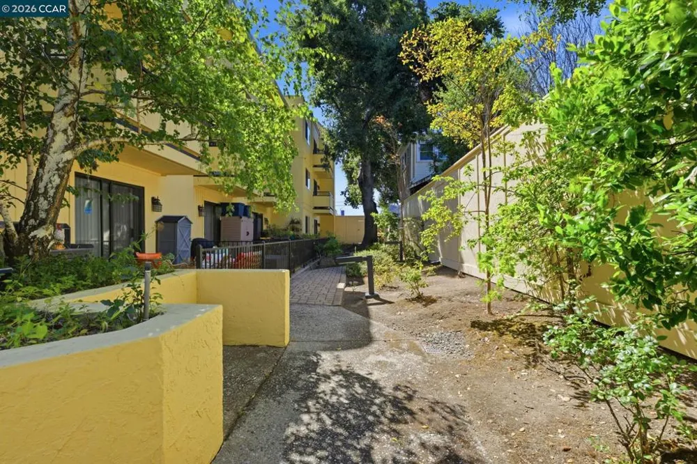 324 Catalpa St #120 San Mateo, CA 94401