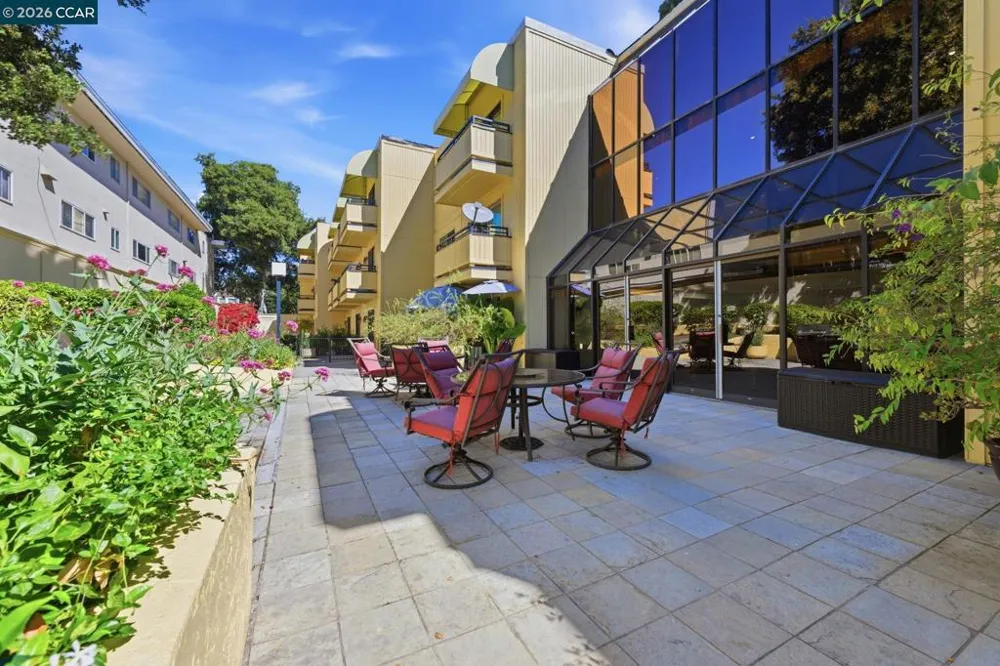 324 Catalpa St #120 San Mateo, CA 94401