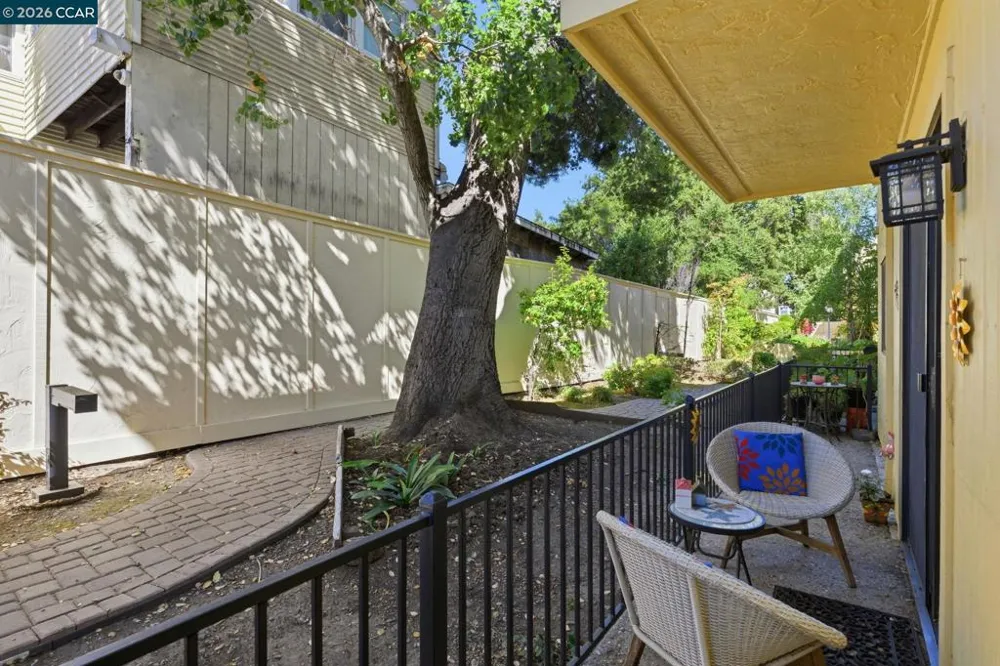 324 Catalpa St #120 San Mateo, CA 94401