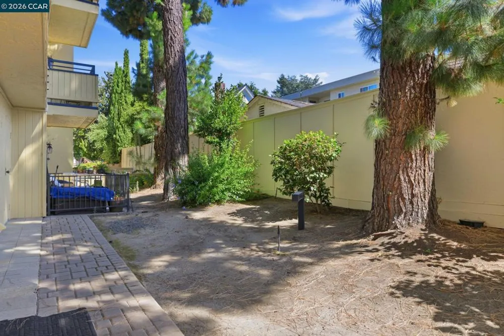 324 Catalpa St #120 San Mateo, CA 94401