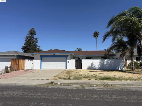 2784 Entrada Cir