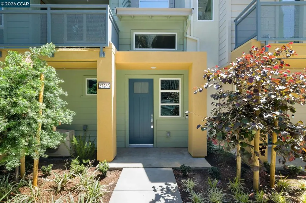 27261 Cosmo Court Hayward, CA 94544