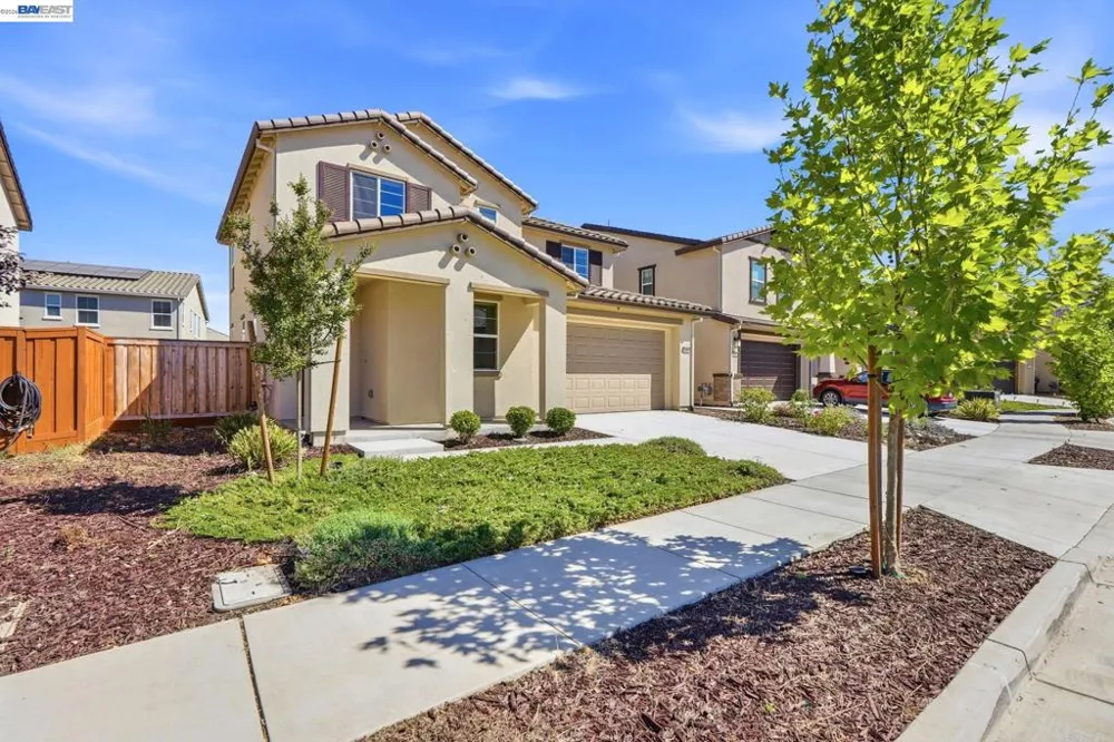 639 Rosedale Way Lathrop, CA 95330