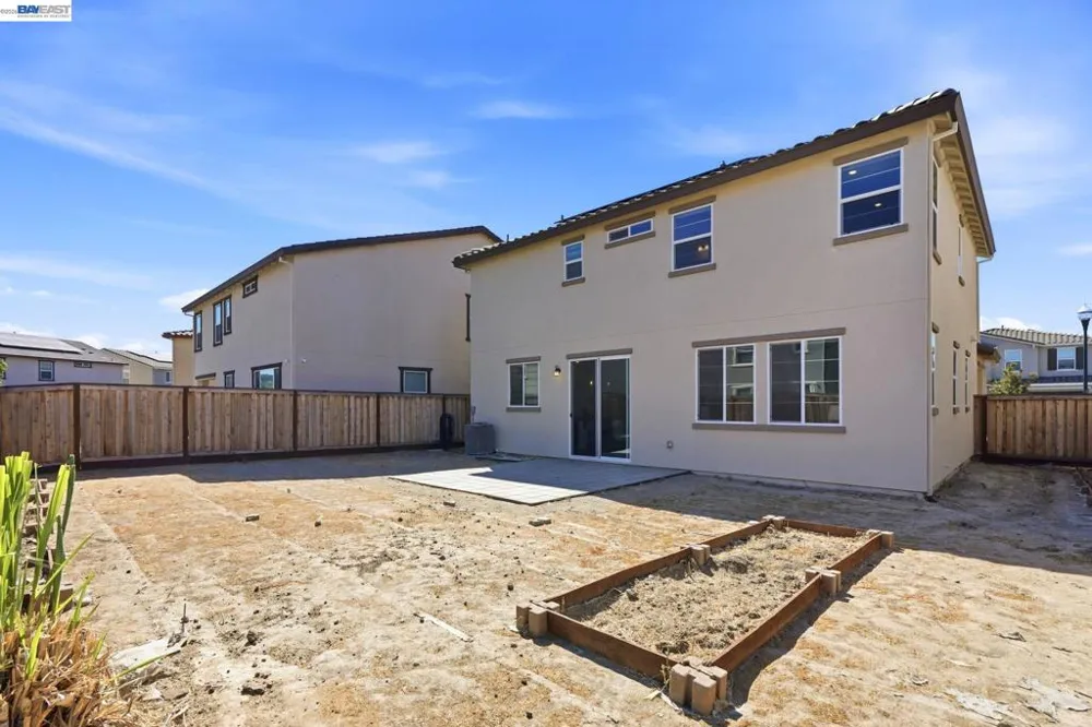 639 Rosedale Way Lathrop, CA 95330