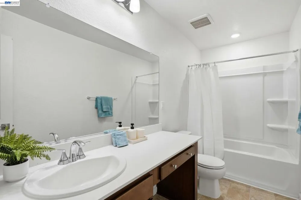 639 Rosedale Way Lathrop, CA 95330