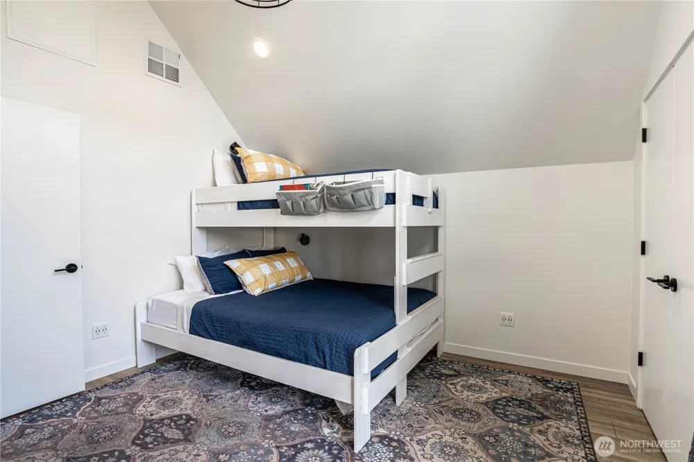 1402 Cottage Lane Chelan, WA 98816