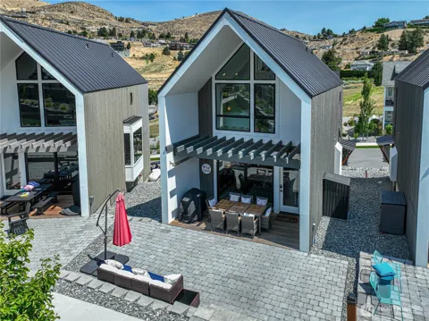 1402 Cottage Lane