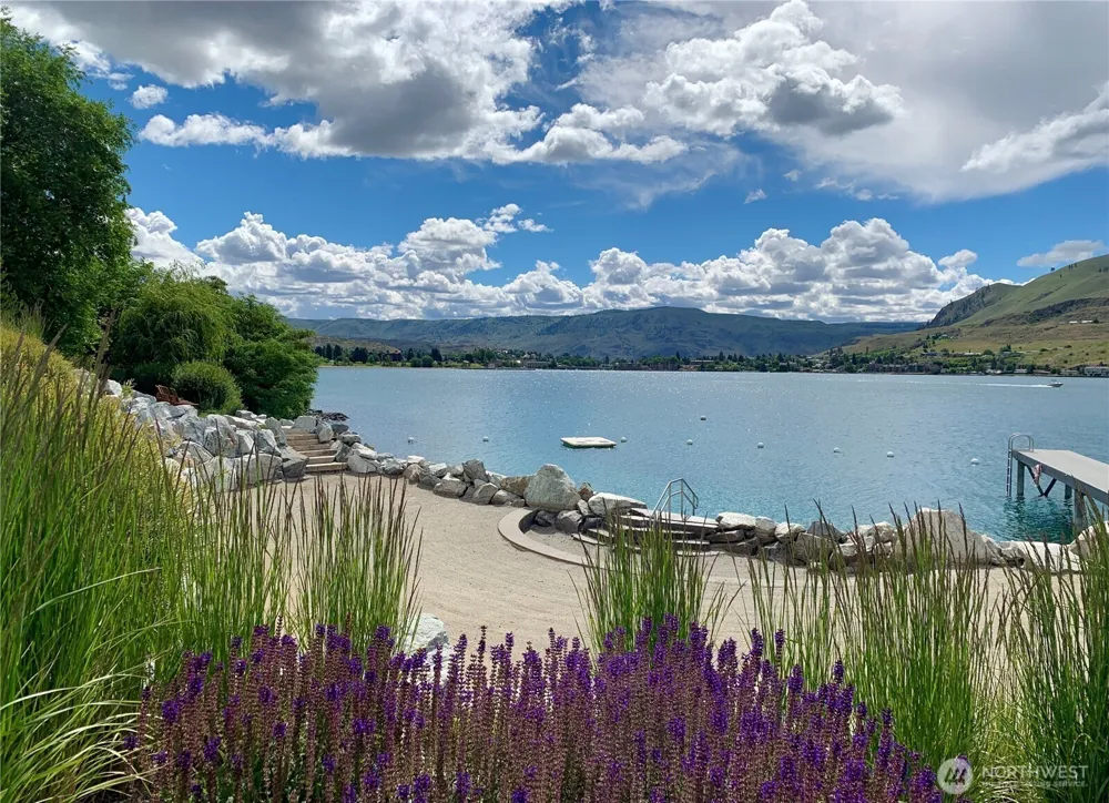 1402 Cottage Lane Chelan, WA 98816