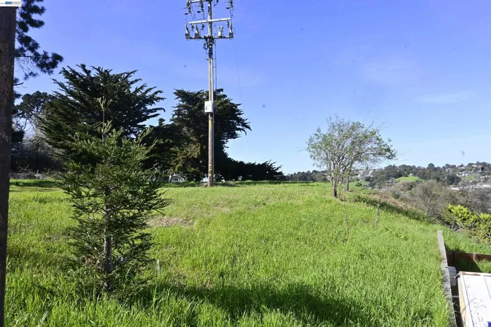 3944 La Cima Rd El Sobrante, CA 94803
