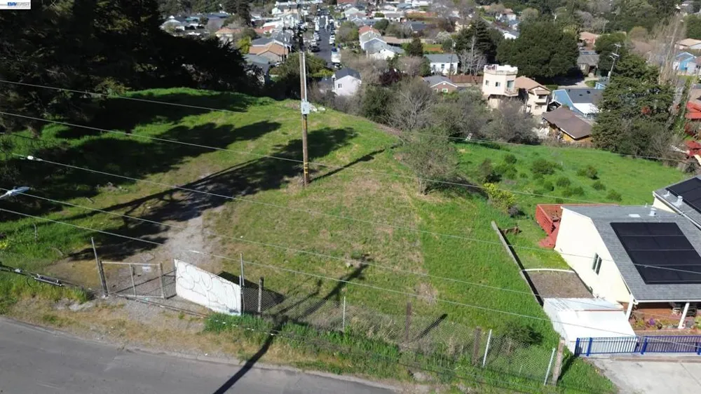 3944 La Cima Rd El Sobrante, CA 94803