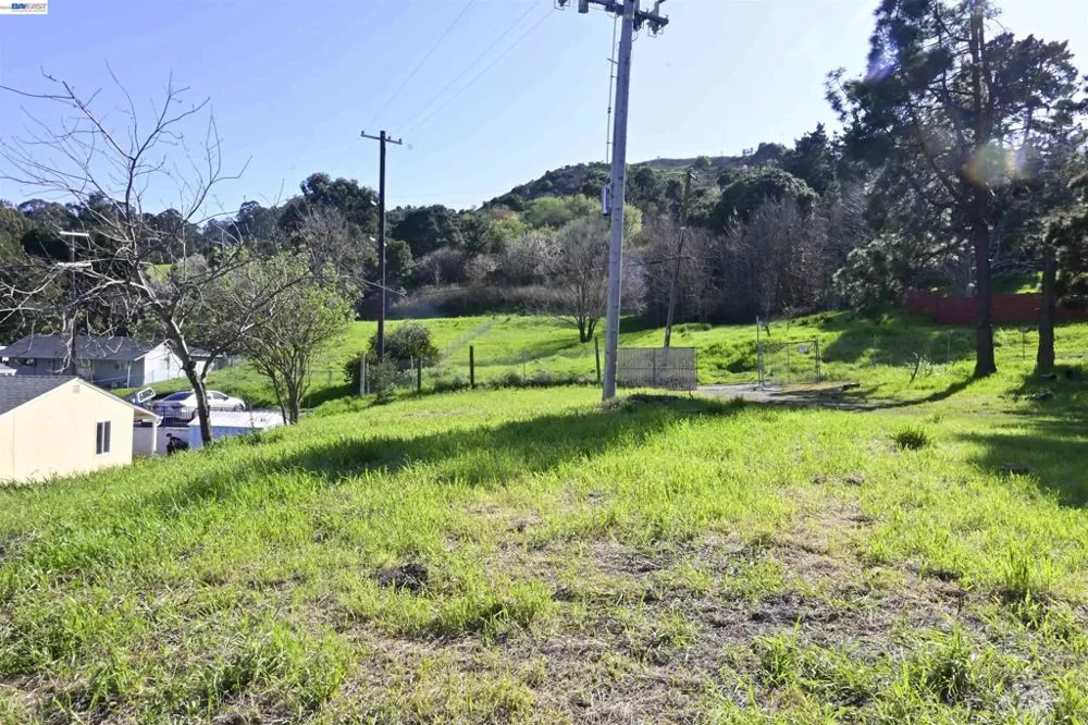3944 La Cima Rd El Sobrante, CA 94803