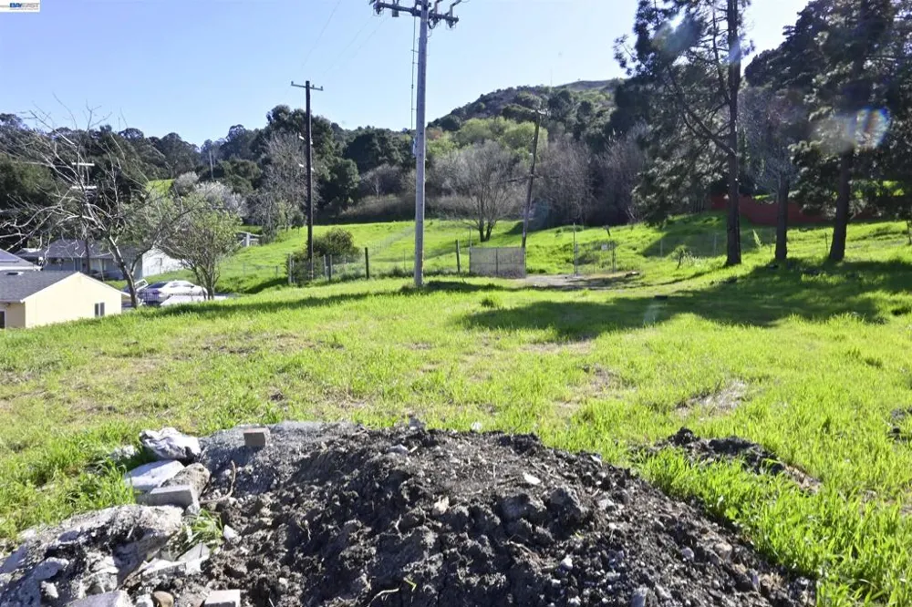 3944 La Cima Rd El Sobrante, CA 94803