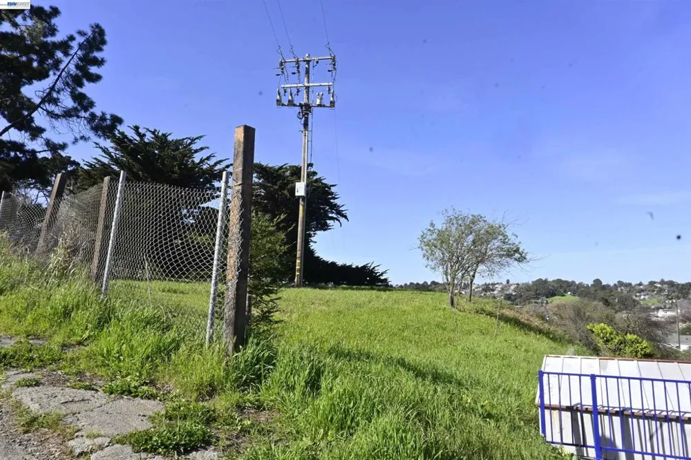 3944 La Cima Rd El Sobrante, CA 94803