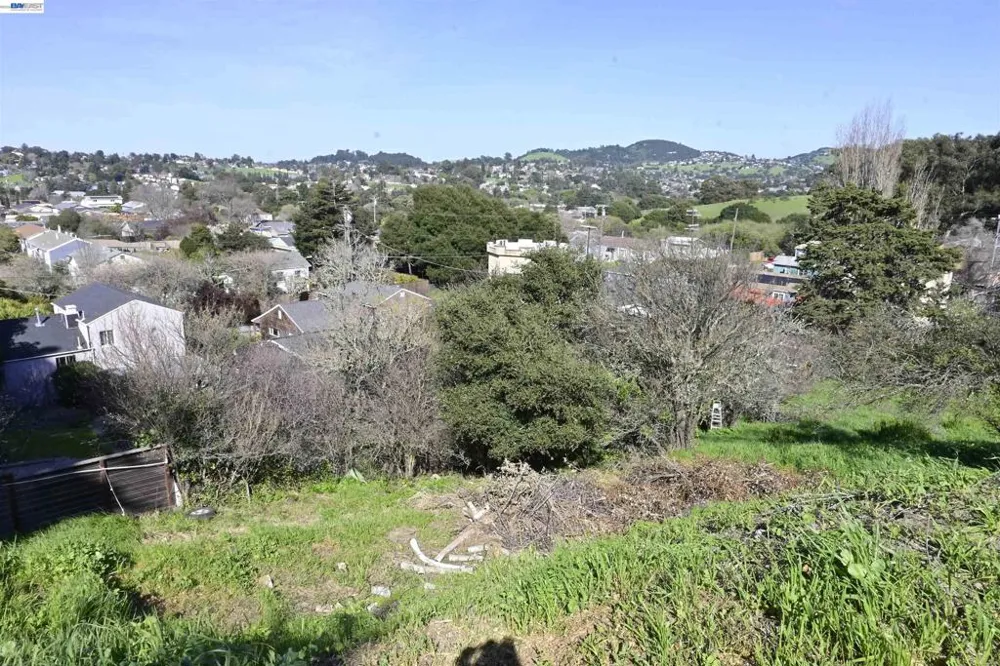 3944 La Cima Rd El Sobrante, CA 94803