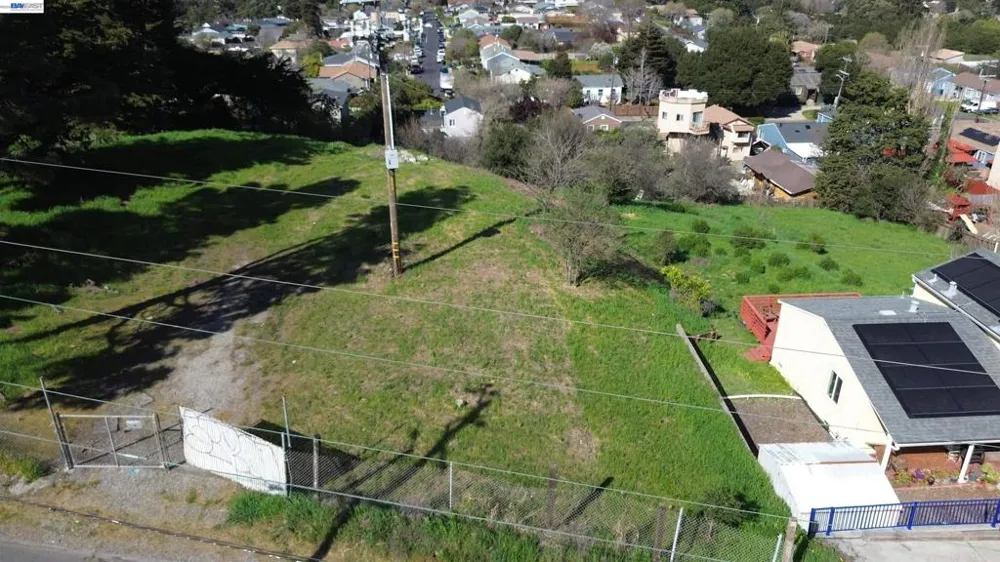 3944 La Cima Rd El Sobrante, CA 94803