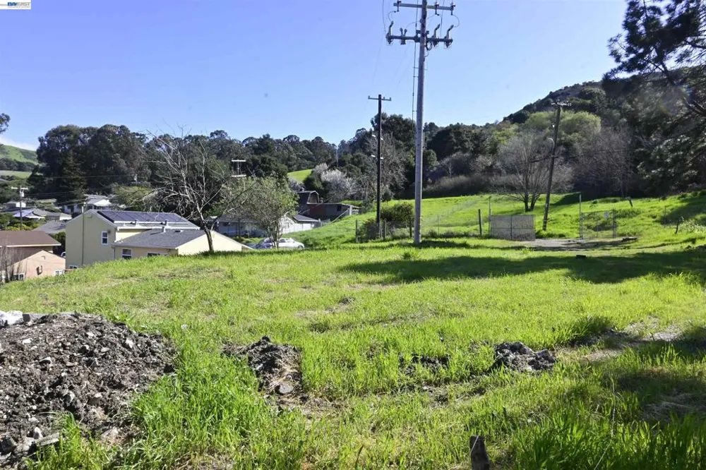 3944 La Cima Rd El Sobrante, CA 94803