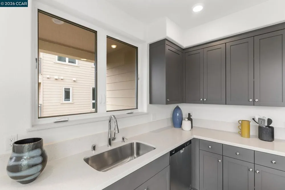 27277 Cosmo Ct Hayward, CA 94544