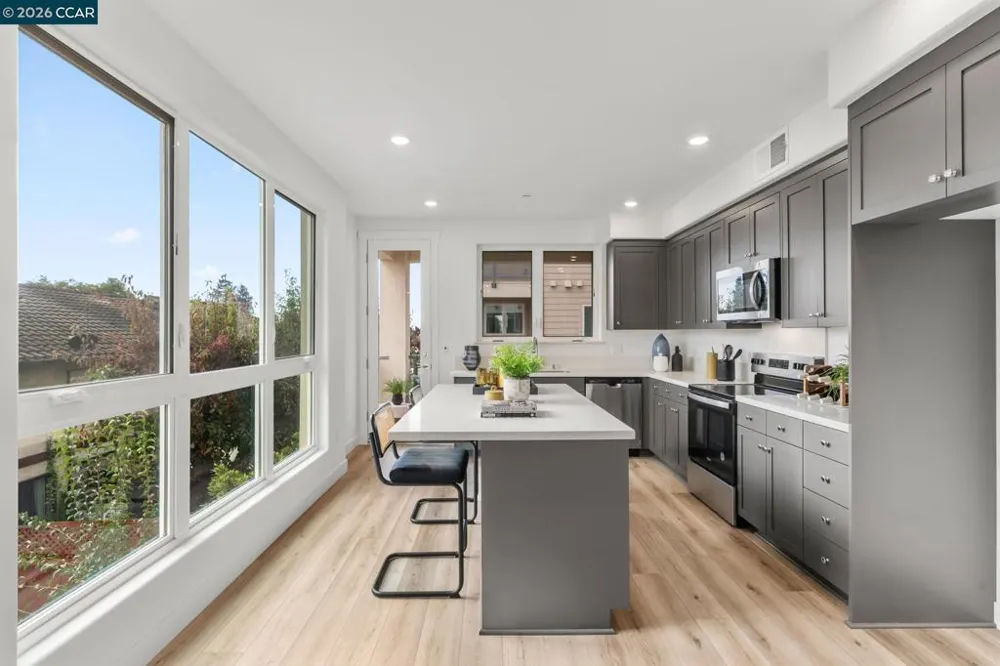 27277 Cosmo Ct Hayward, CA 94544