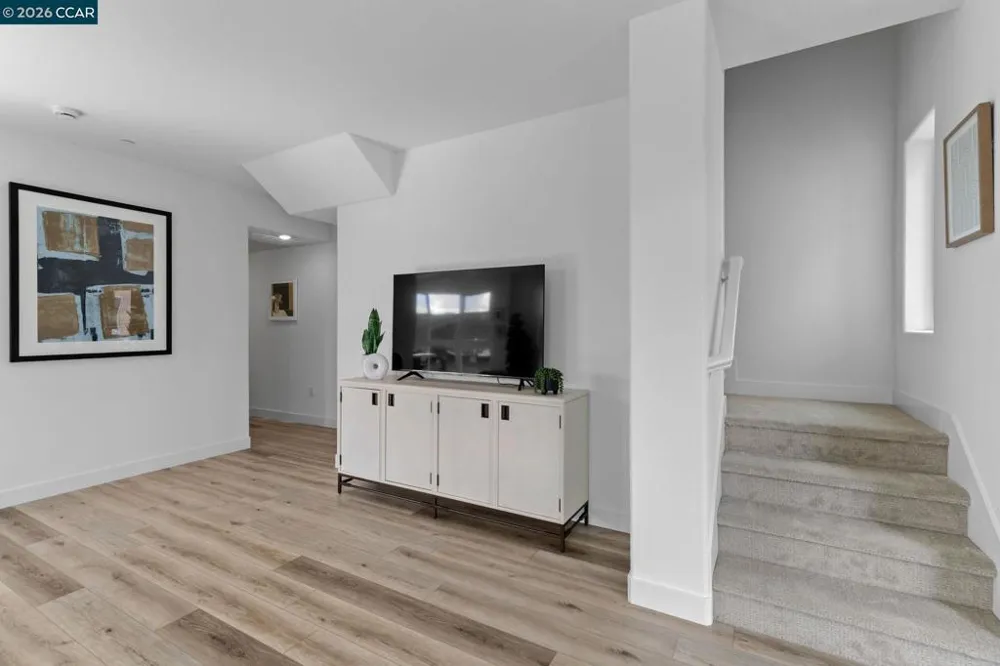 27277 Cosmo Ct Hayward, CA 94544