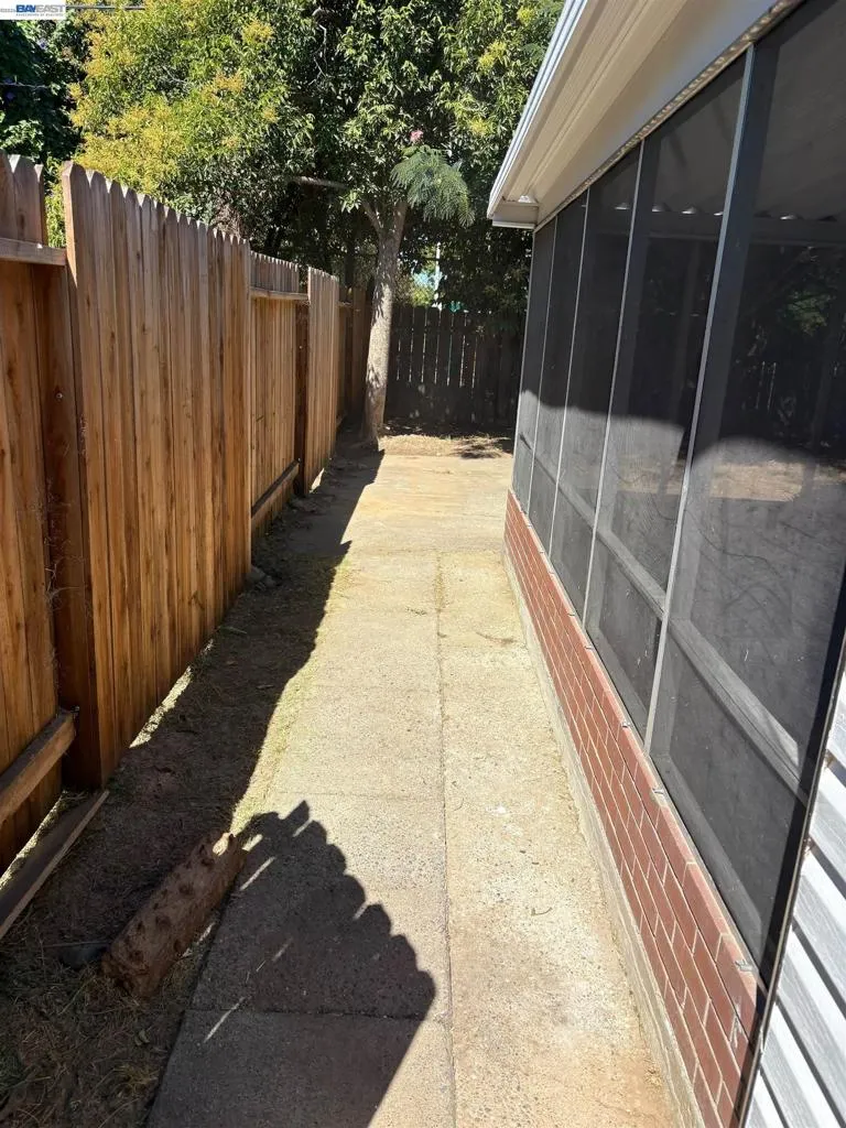 5250 Standish Rd Sacramento, CA 95820