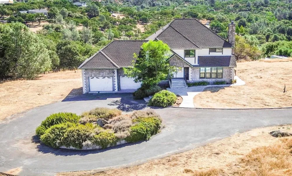 13246 Armistead Cir Sonora, CA 95370