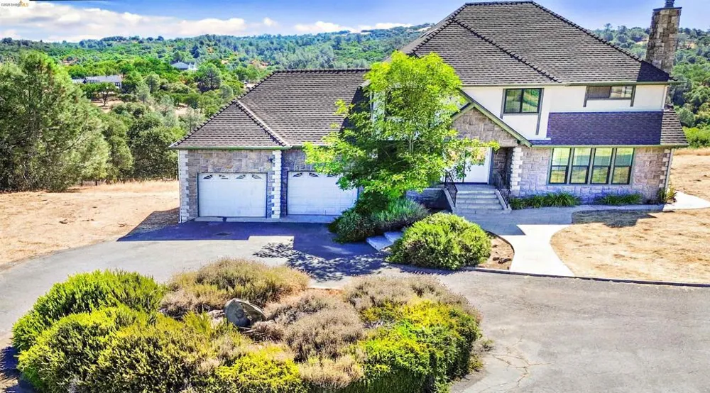 13246 Armistead Cir Sonora, CA 95370