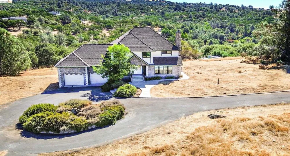 13246 Armistead Cir Sonora, CA 95370