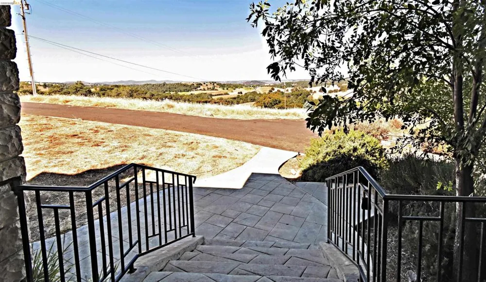 13246 Armistead Cir Sonora, CA 95370