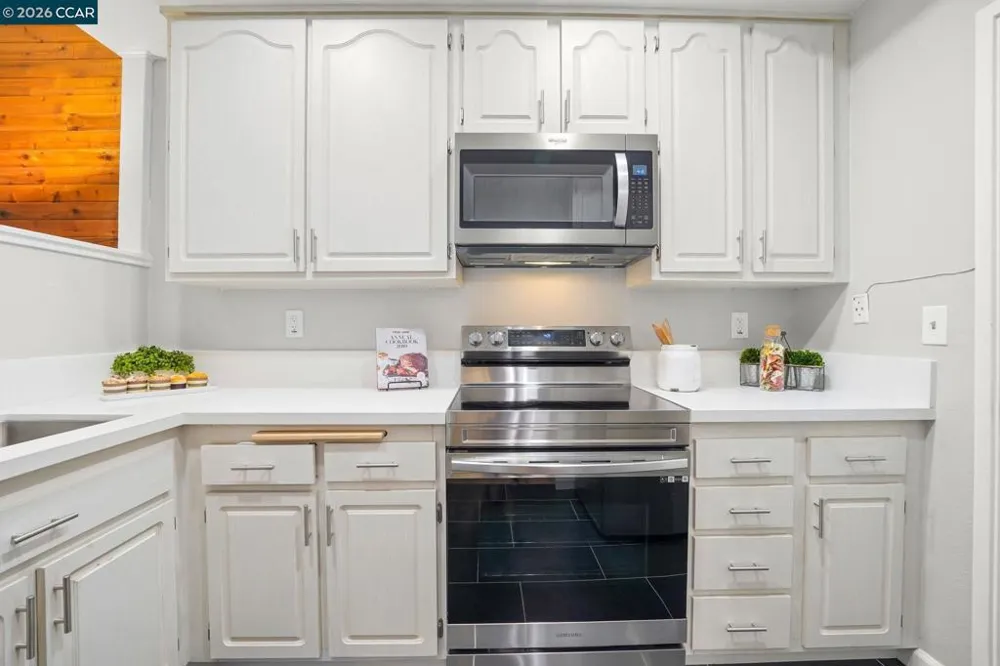 25930 Kay Ave #201 Hayward, CA 94545
