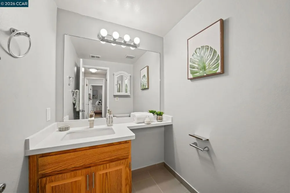 25930 Kay Ave #201 Hayward, CA 94545