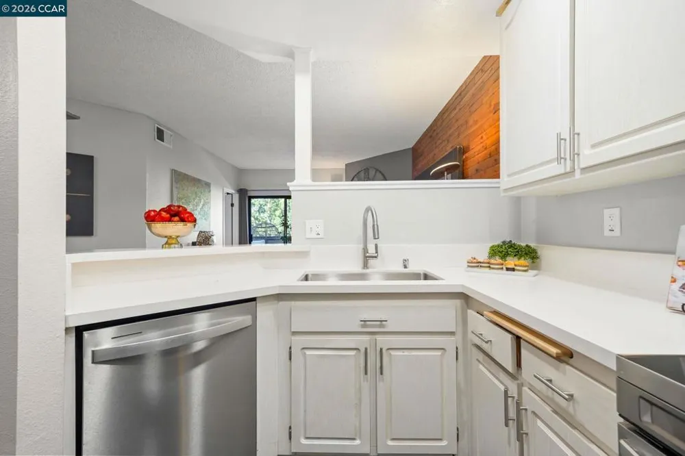 25930 Kay Ave #201 Hayward, CA 94545