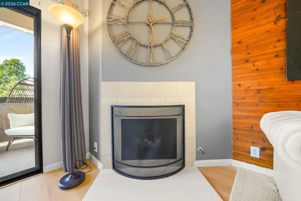 25930 Kay Ave #201 Hayward, CA 94545