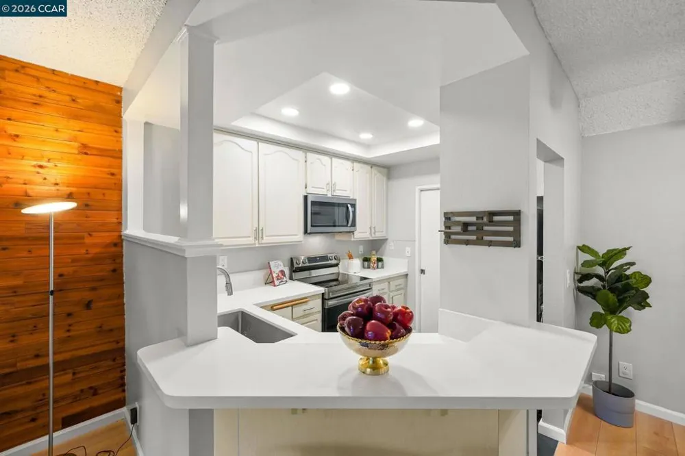 25930 Kay Ave #201 Hayward, CA 94545