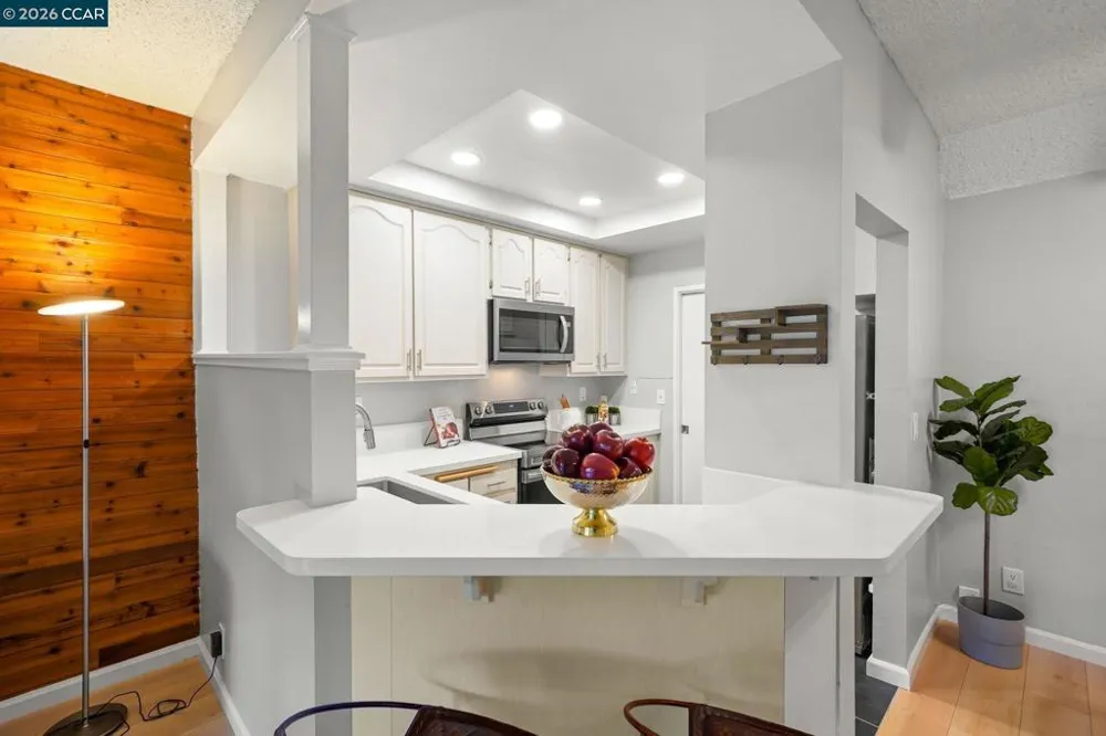 25930 Kay Ave #201 Hayward, CA 94545