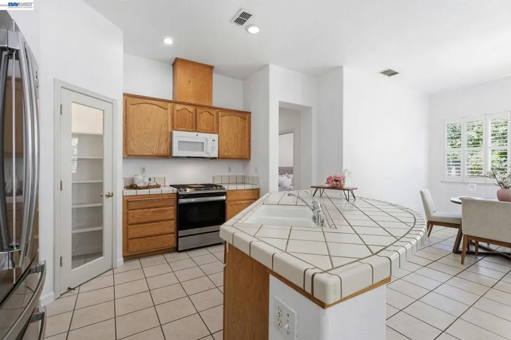 6485 pine meadow cir Stockton, CA 95219
