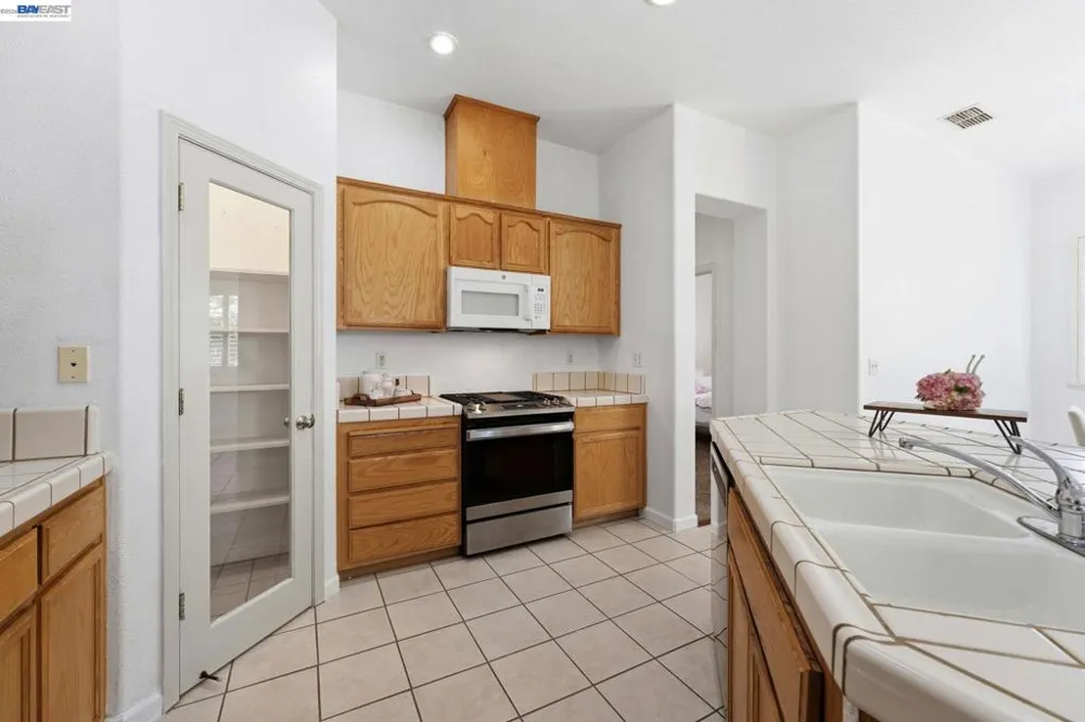 6485 pine meadow cir Stockton, CA 95219