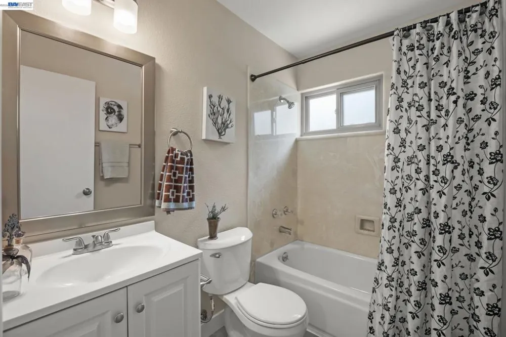 36294 Darvon St Newark, CA 94560